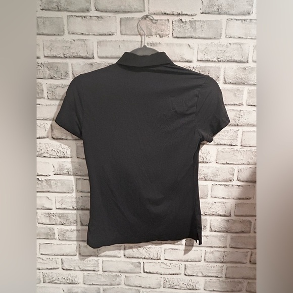 Beanpole Women’s Golf Shirt. Ruffled button down collar. Petite cut, size Small. - Picture 4 of 4